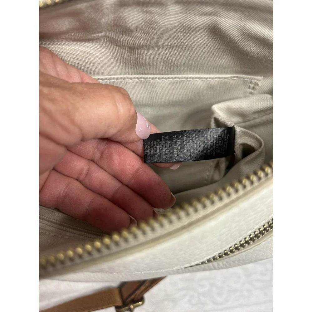 Fossil cream & brown pebbled leather purse zip closure womens